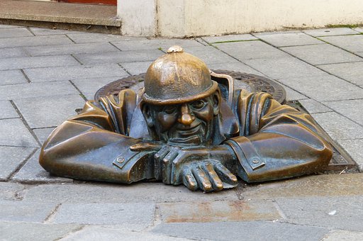 processus de changement ou histoire du trou dans la rue